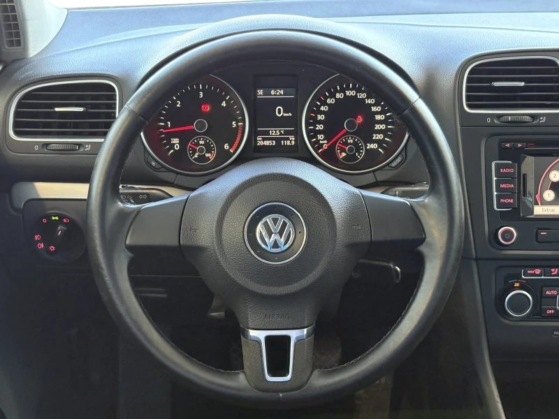 VW Golf 6 1.6TDI, снимка 10 - Автомобили и джипове - 52771794