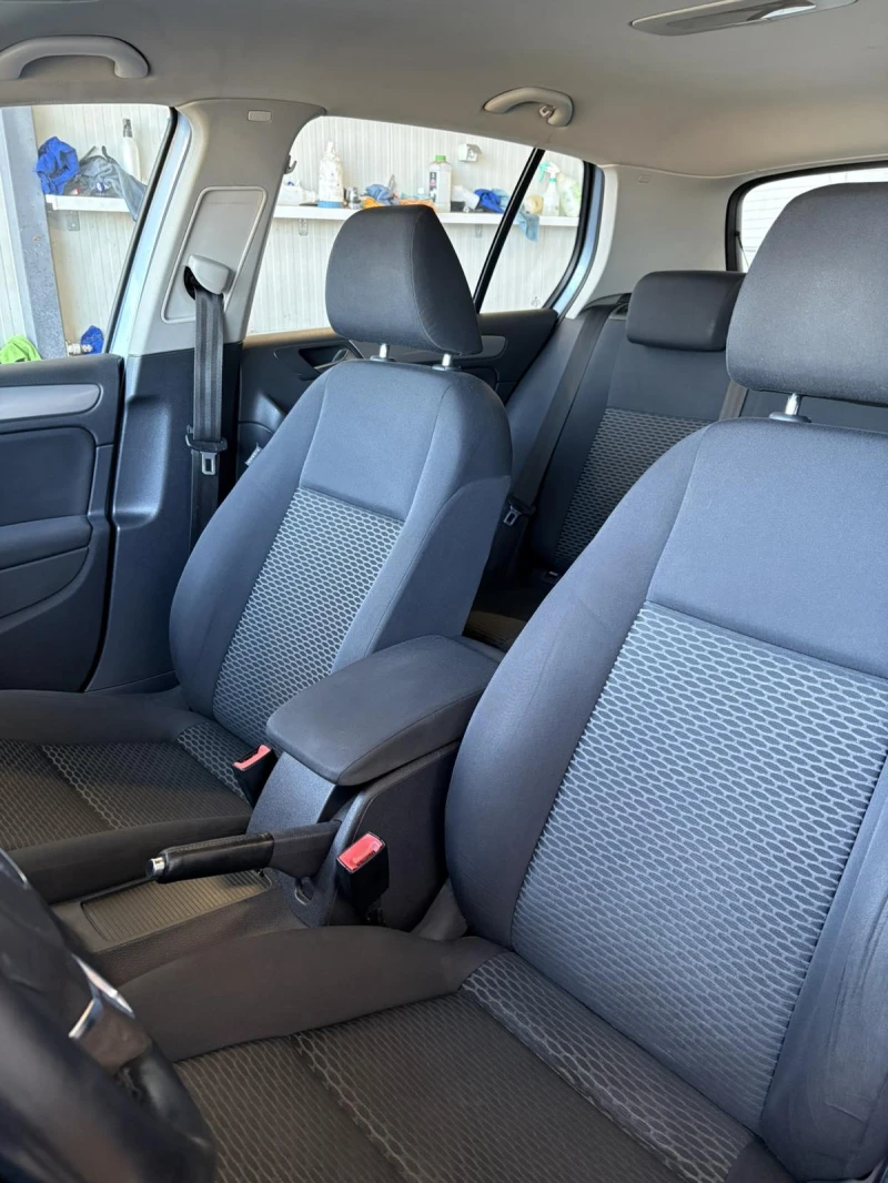 VW Golf 6 1.6TDI, снимка 8 - Автомобили и джипове - 52771794