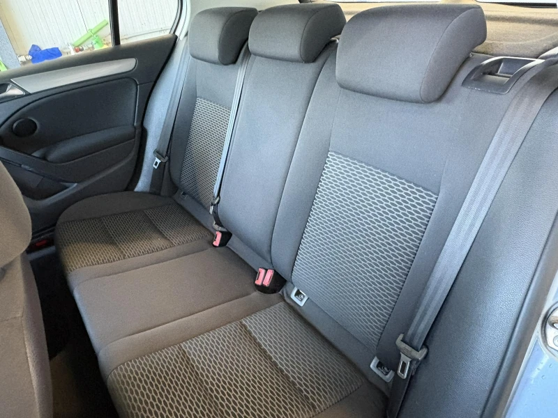 VW Golf 6 1.6TDI, снимка 13 - Автомобили и джипове - 52771794