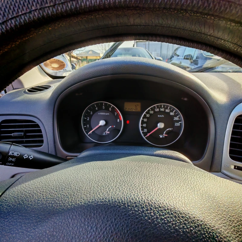Hyundai Accent 1.4i GasBRC, снимка 5 - Автомобили и джипове - 52840580