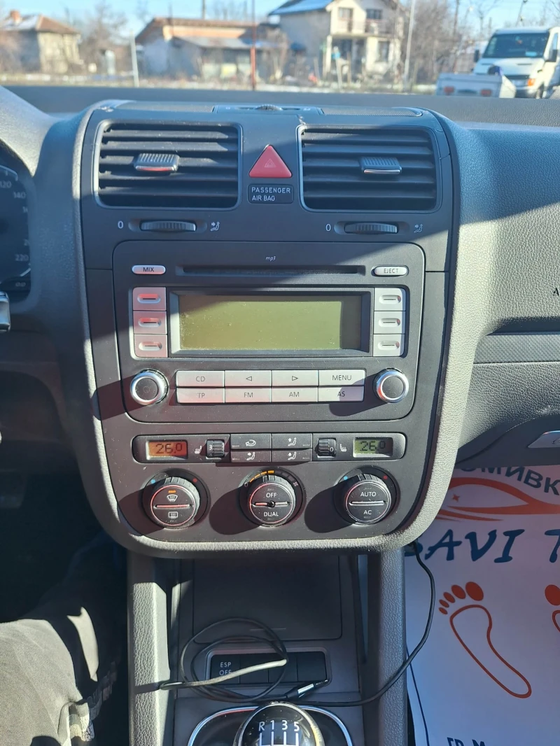 VW Golf 1.4i klima, снимка 14 - Автомобили и джипове - 52935757