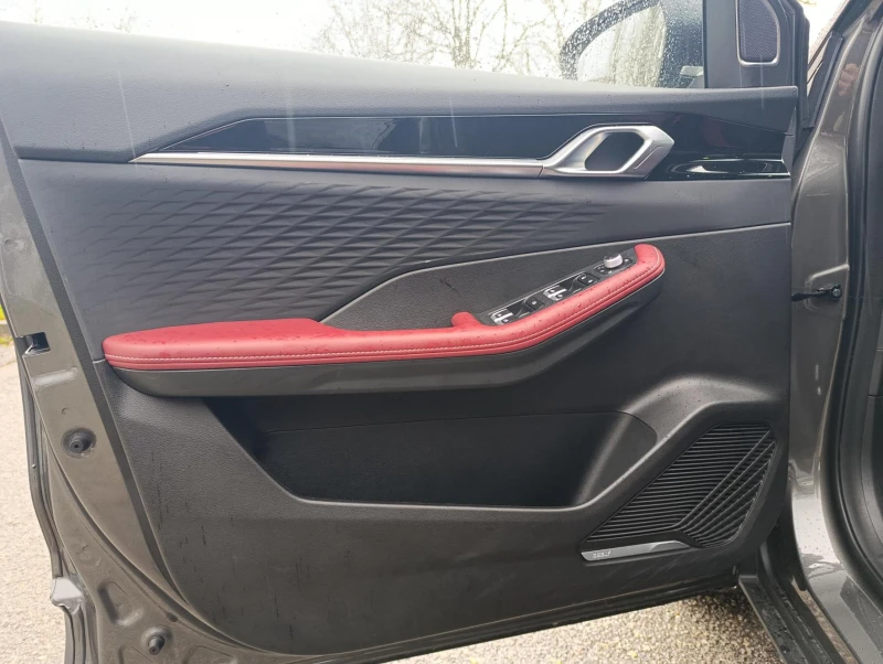 Geely Coolray 1.5 GF 7 DCT В Гаранция до 12/28 година!, снимка 10 - Автомобили и джипове - 53023053