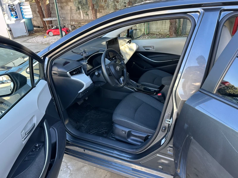 Toyota Corolla Executive Plus, снимка 9 - Автомобили и джипове - 53585328