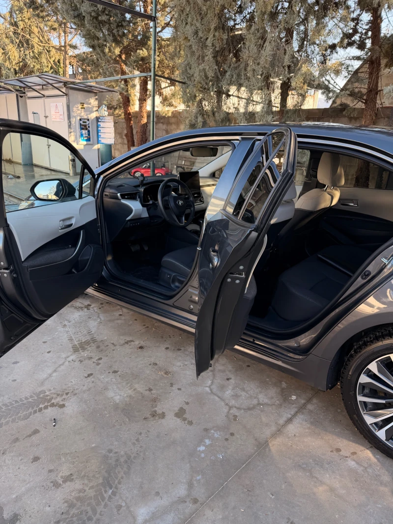 Toyota Corolla Executive Plus, снимка 11 - Автомобили и джипове - 53585328