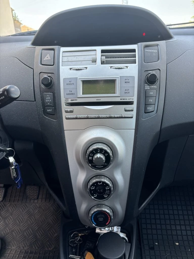 Toyota Yaris, снимка 6 - Автомобили и джипове - 48515944