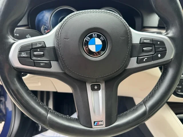 BMW 530E XDRIVE 360 #PANO# #УНИКАТ# !FULL!, снимка 8 - Автомобили и джипове - 55090711