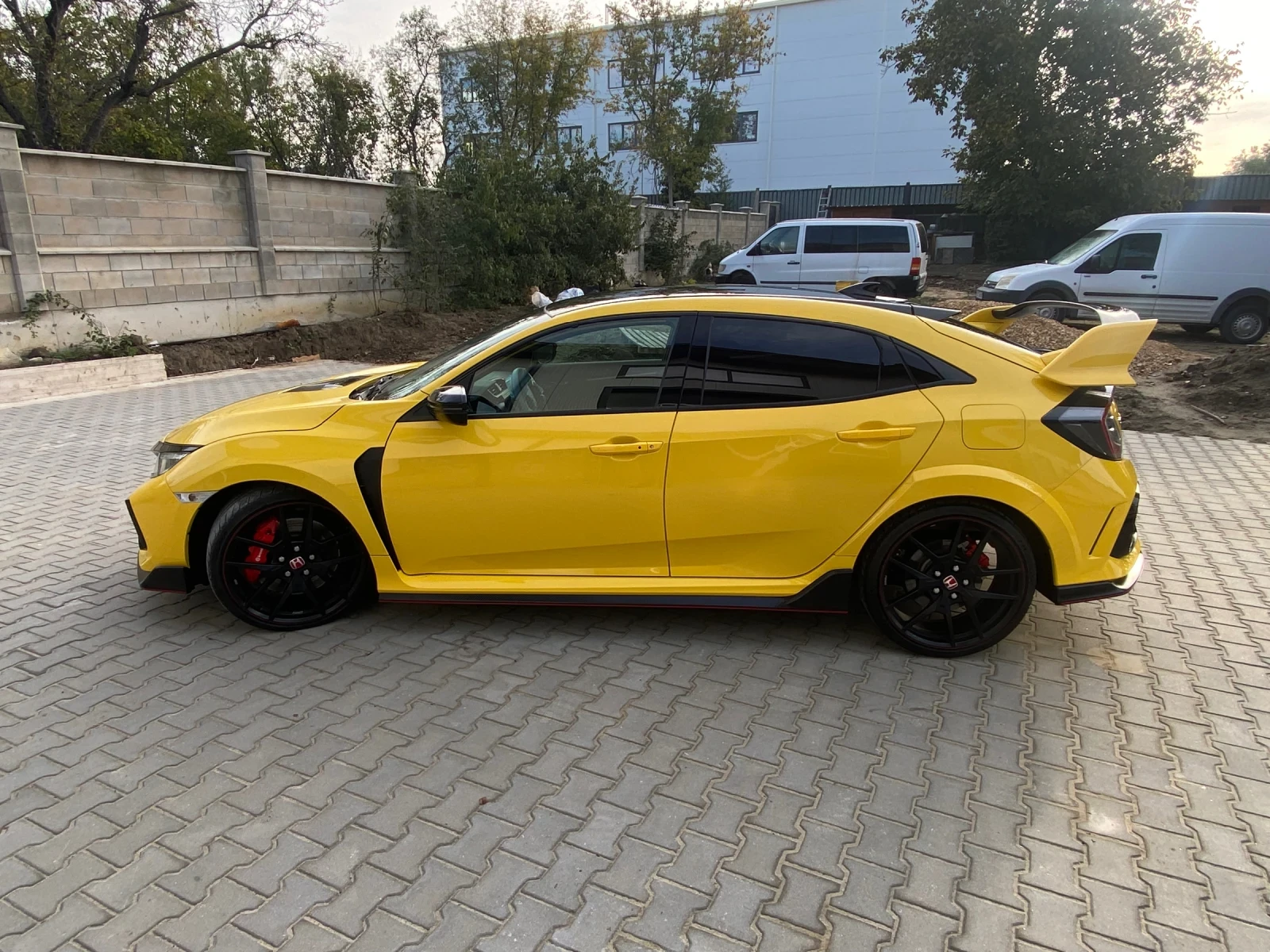 Honda Civic Type R Limited Edition - изображение 8