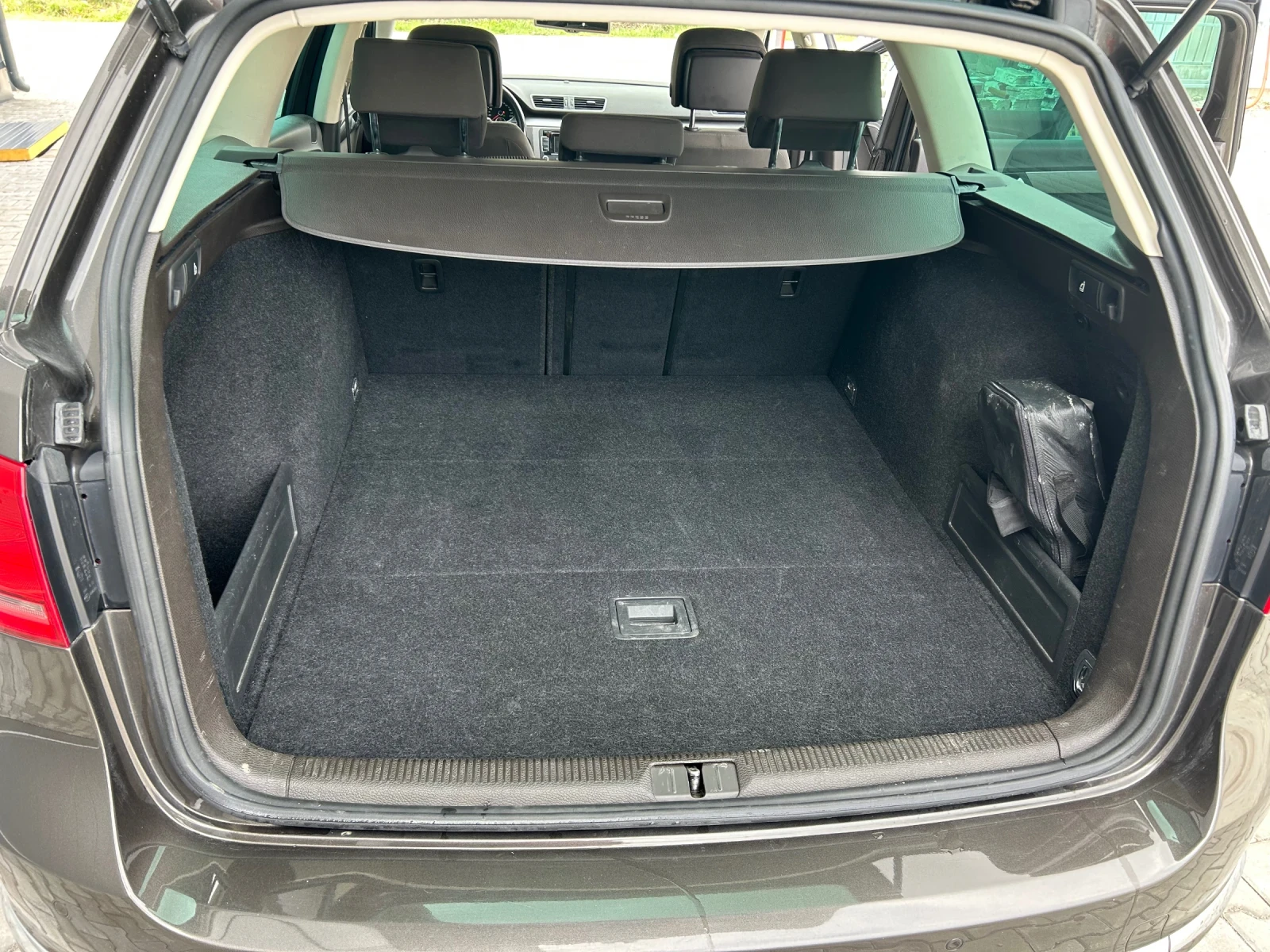VW Passat 1.4 TFI ECO FUEL  - изображение 8