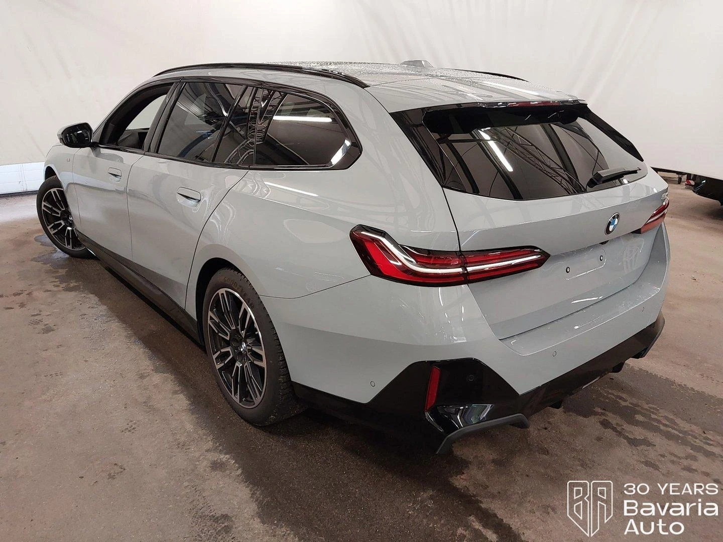 BMW 520 i Touring M Sport Paket Steptronic - изображение 2