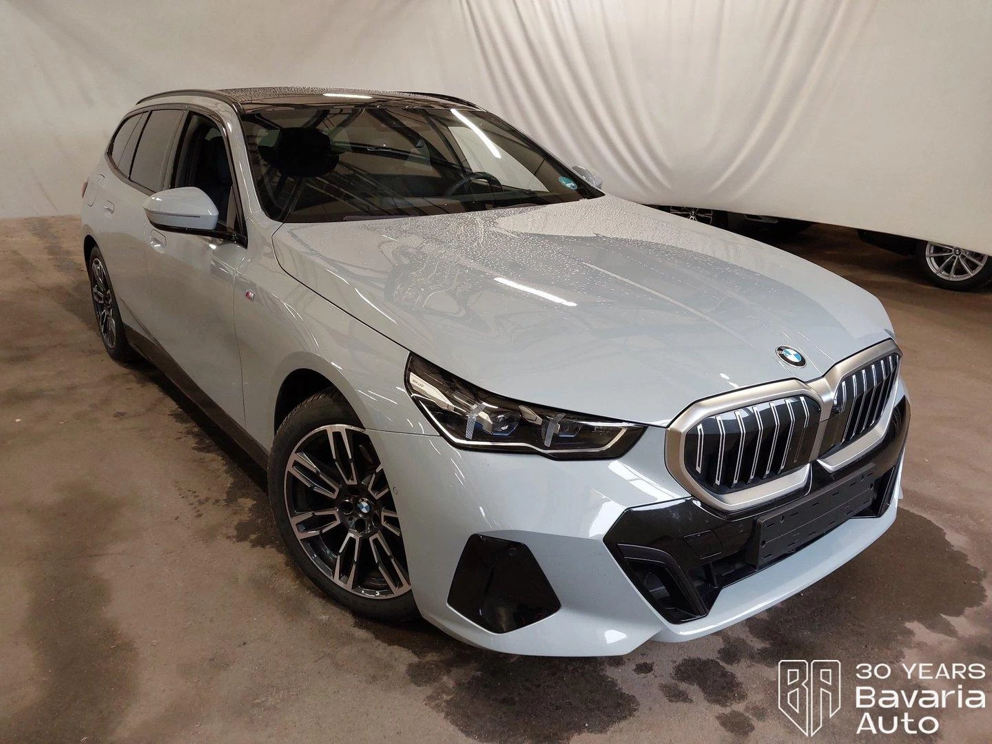 BMW 520 i Touring M Sport Paket Steptronic - изображение 4