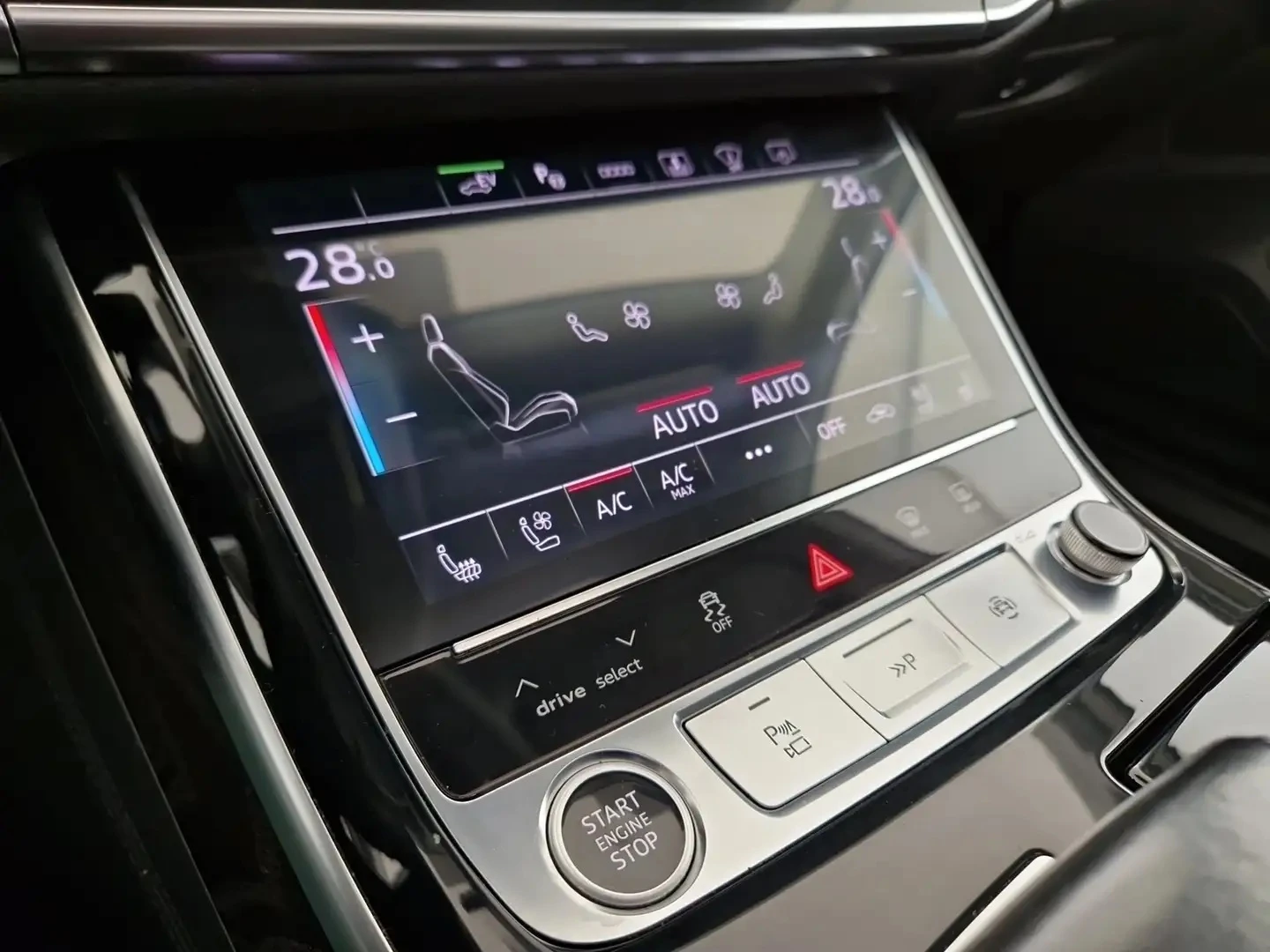 Audi A8 60TFSI Quattro - изображение 7