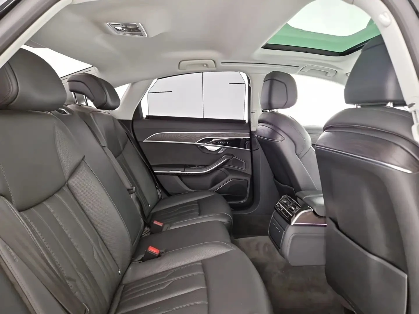 Audi A8 60TFSI Quattro - изображение 9