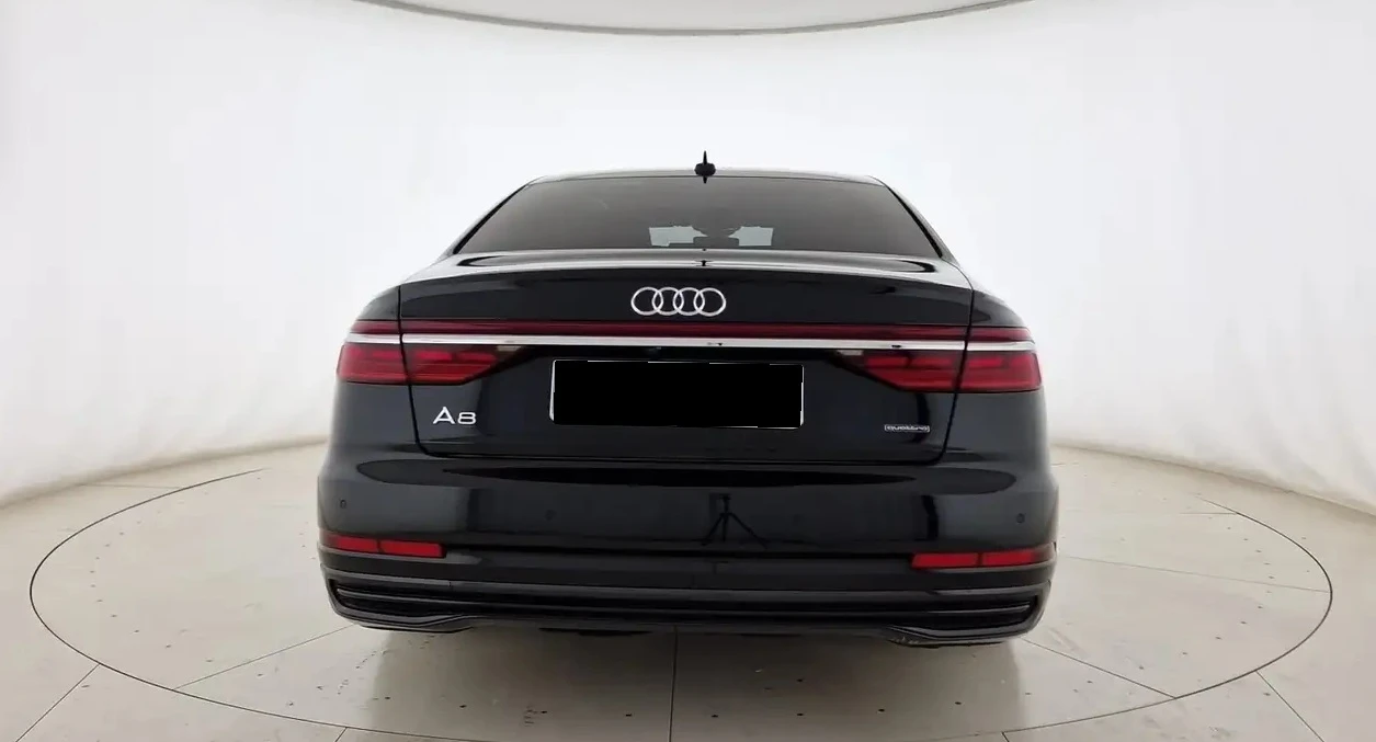 Audi A8 60TFSI Quattro - изображение 4
