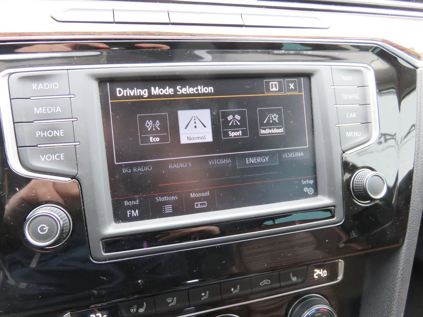 VW Passat Highline 2.0TDI BMT, снимка 14 - Автомобили и джипове - 56420525