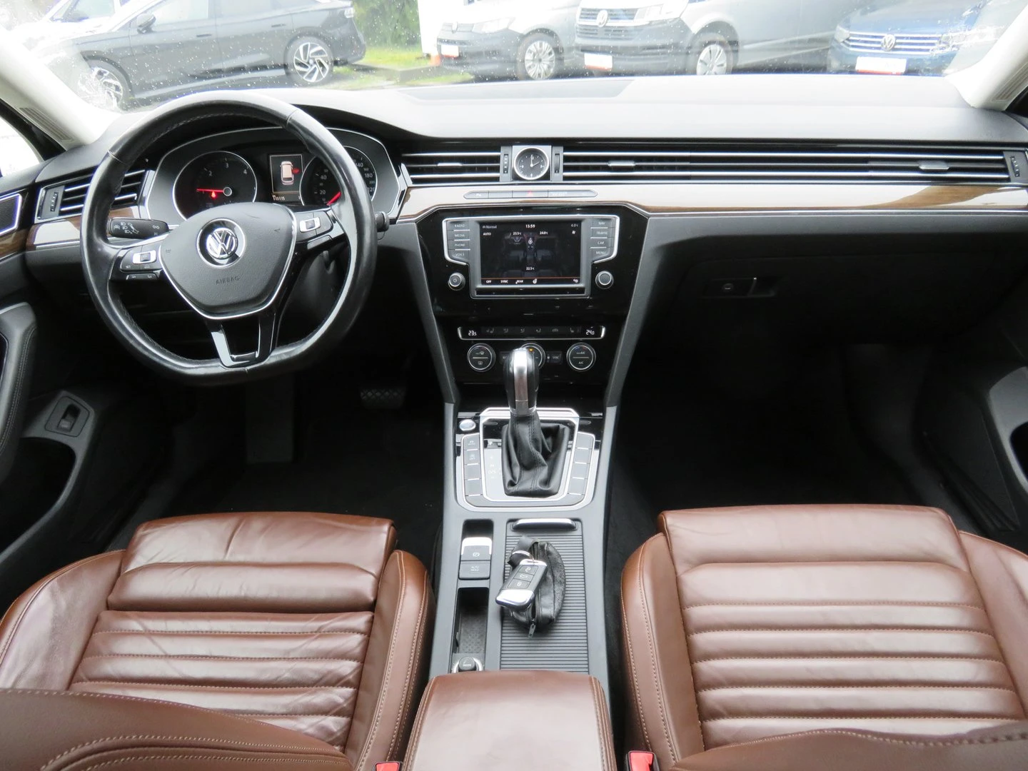 VW Passat Highline 2.0TDI BMT, снимка 4 - Автомобили и джипове - 56420525
