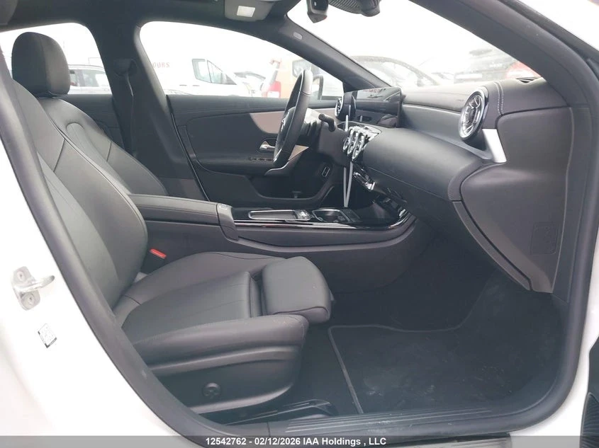 Mercedes-Benz CLA 250 4MATIC, снимка 5 - Автомобили и джипове - 53821498