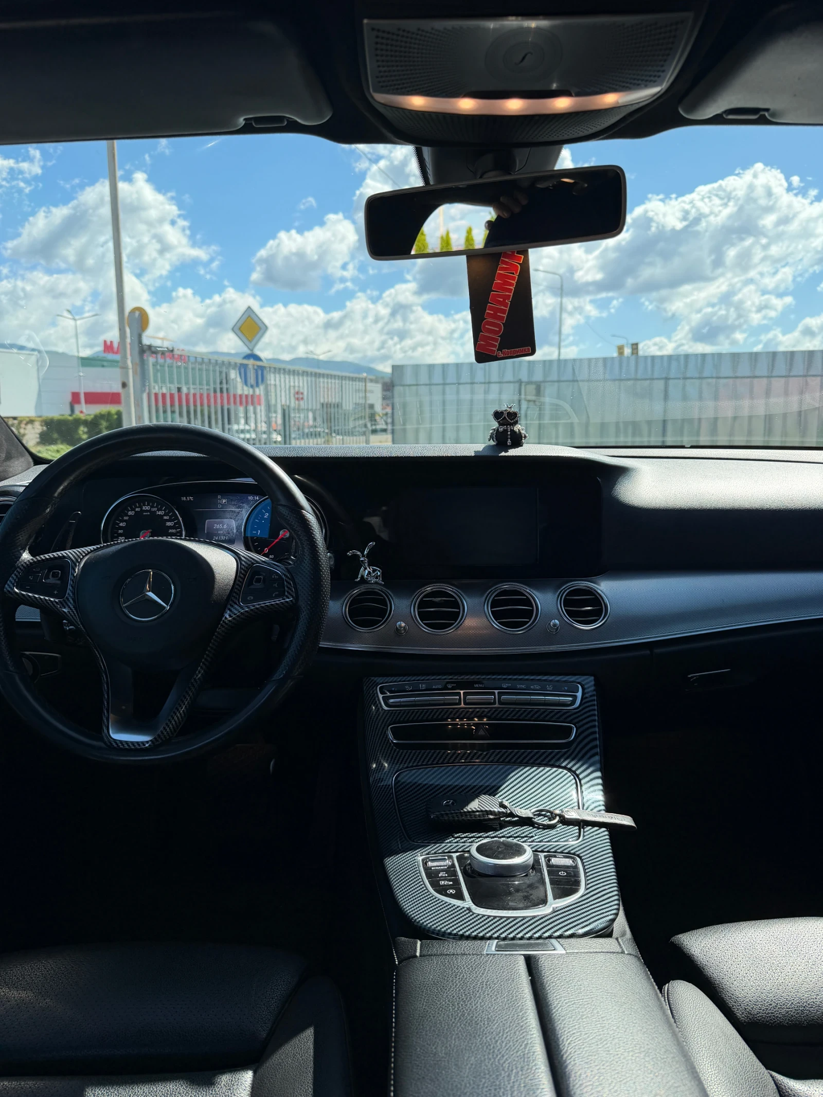 Mercedes-Benz E 220, снимка 9 - Автомобили и джипове - 54727950