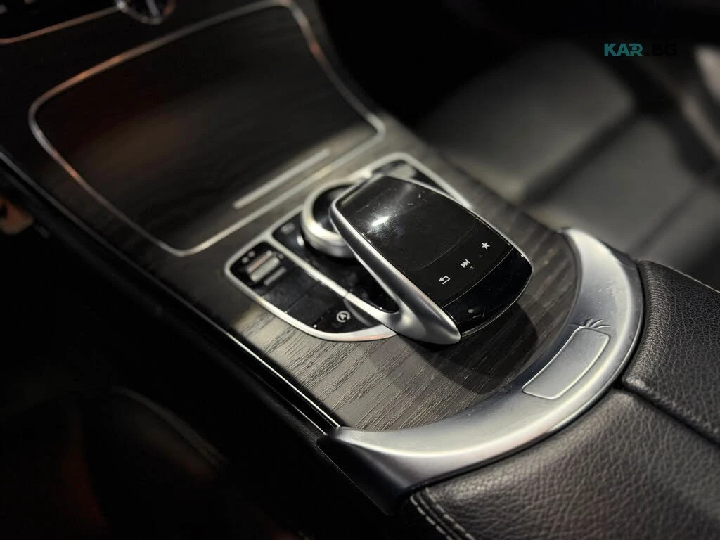 Mercedes-Benz C 300 * 4MATIC * PANO * Автокредит * (Цена до България), снимка 12 - Автомобили и джипове - 55265514