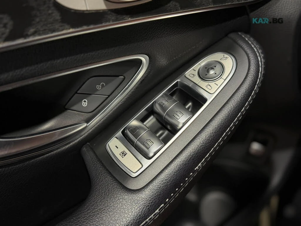 Mercedes-Benz C 300 * 4MATIC * PANO * Автокредит * (Цена до България), снимка 15 - Автомобили и джипове - 55265514