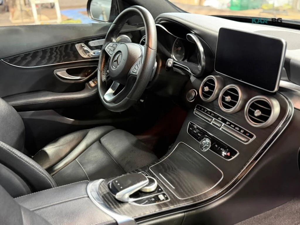 Mercedes-Benz C 300 * 4MATIC * PANO * Автокредит * (Цена до България), снимка 7 - Автомобили и джипове - 55265514