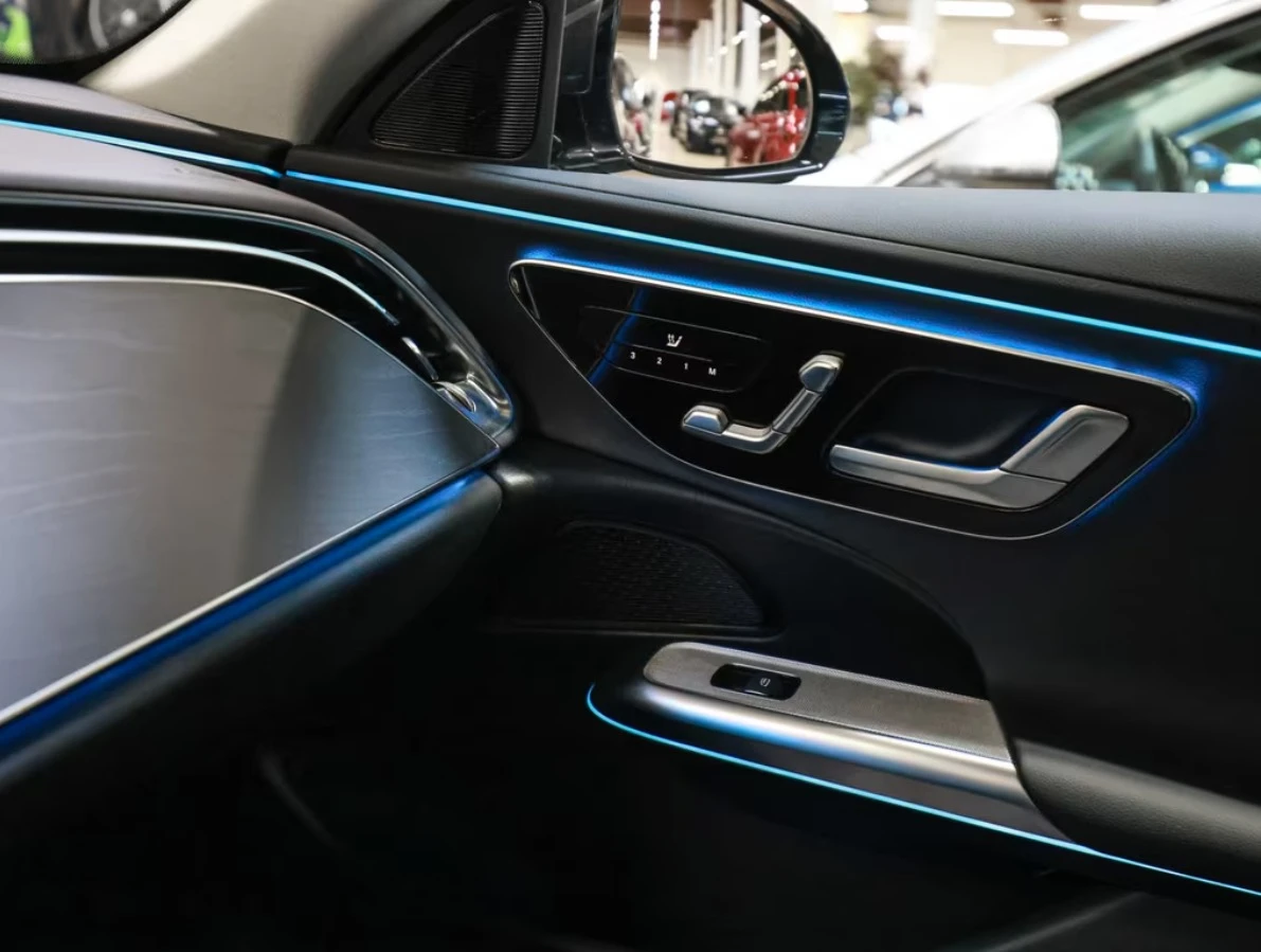 Mercedes-Benz E 300 de* Avantgarde* Advanced+ * Digital Light* Distr, снимка 7 - Автомобили и джипове - 55295593