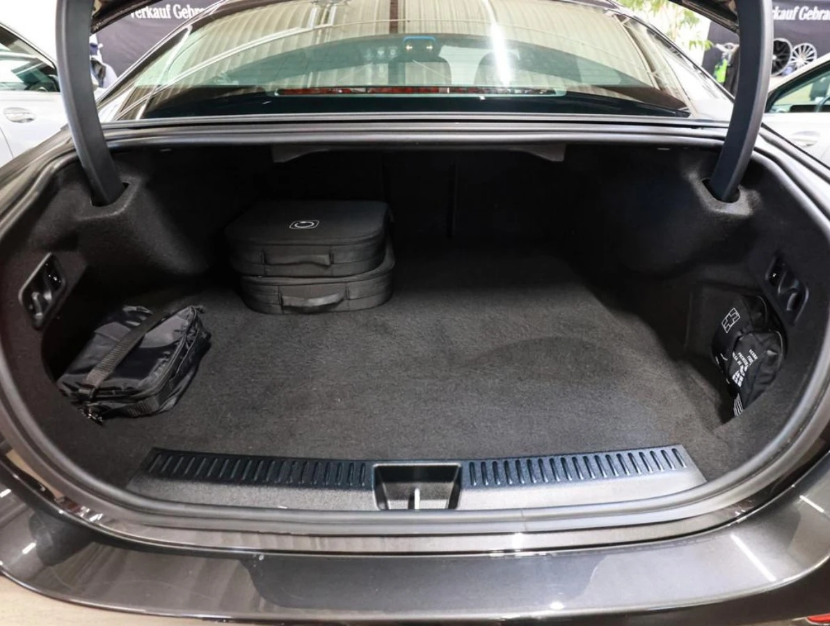 Mercedes-Benz E 300 de* Avantgarde* Advanced+ * Digital Light* Distr, снимка 8 - Автомобили и джипове - 55295593
