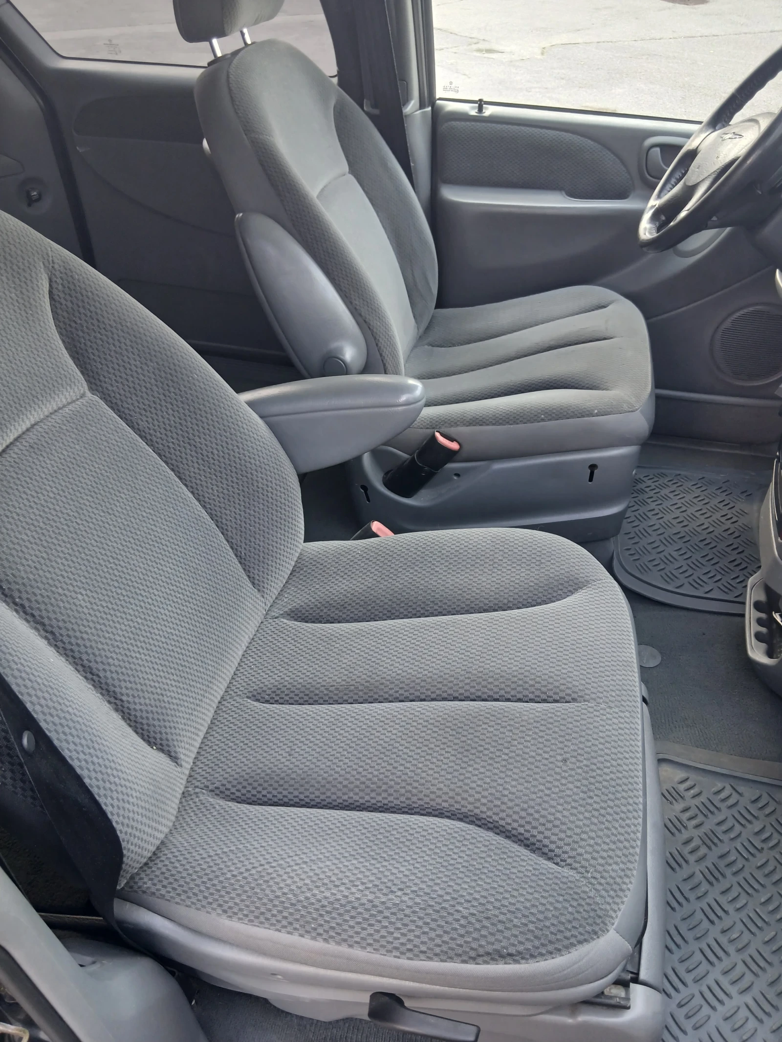 Chrysler Gr.voyager StowNgo, снимка 5 - Автомобили и джипове - 55582634