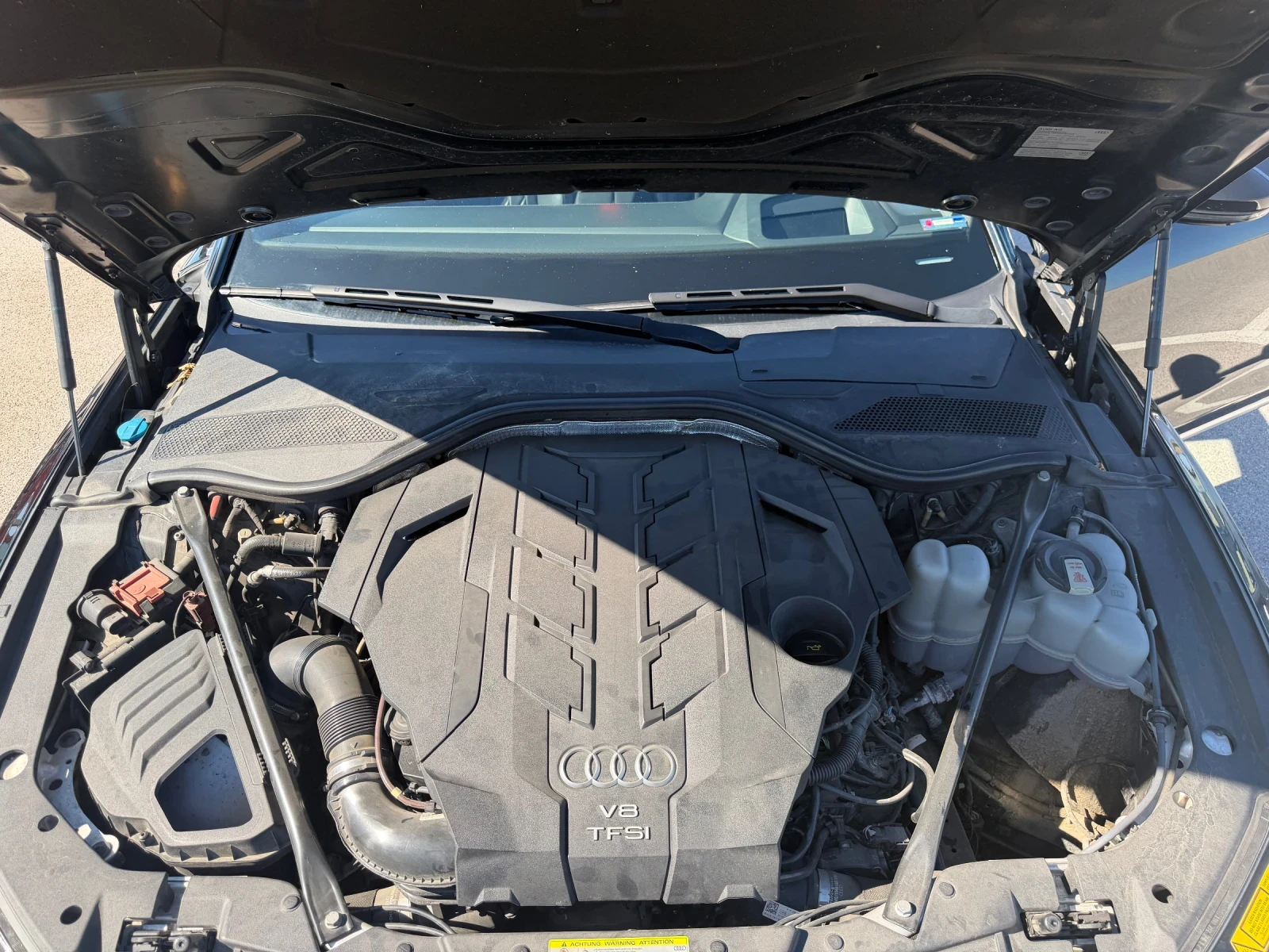 Audi A8 L 4.0TFSI* FULL* TOP* РЕГИСТРИРАН* ОБСЛУЖЕН* ЛИЗИН, снимка 14 - Автомобили и джипове - 55982041
