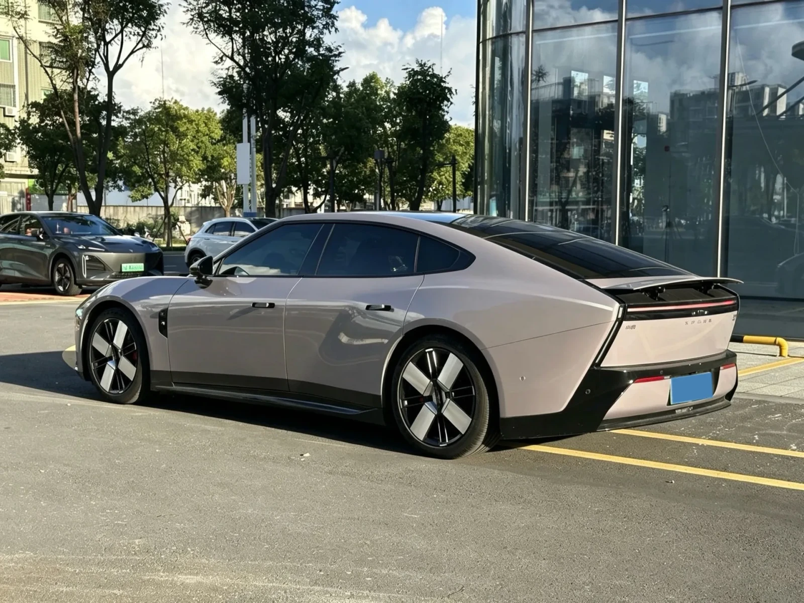 Xpeng P7 AWD 92.2kWh Ultra Edition | Mobile.bg � ����������� 5