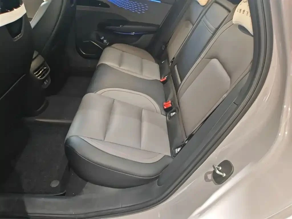 HongQi H9 | Mobile.bg � ����������� 12
