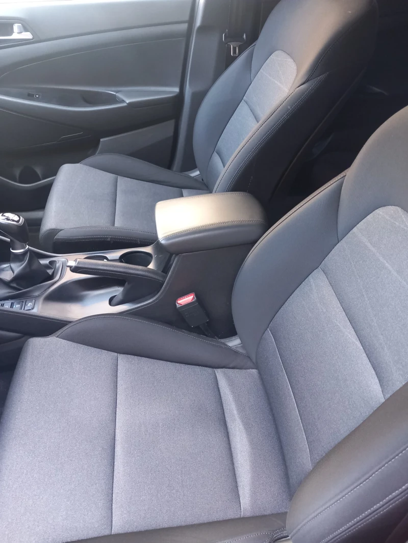 Hyundai Tucson, снимка 17 - Автомобили и джипове - 52704449