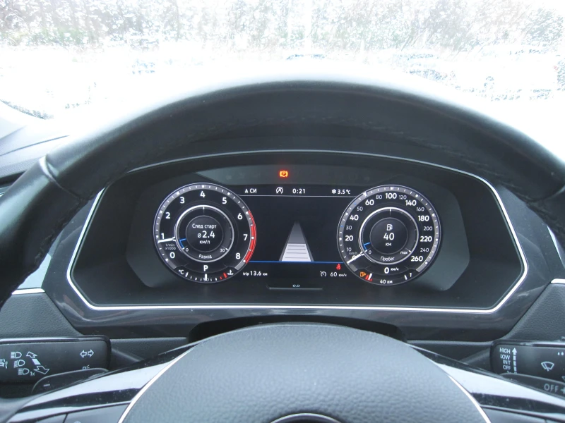 VW Tiguan 4x4, Автомат, 2, 0, DIGITAL, Navi, снимка 11 - Автомобили и джипове - 52891002
