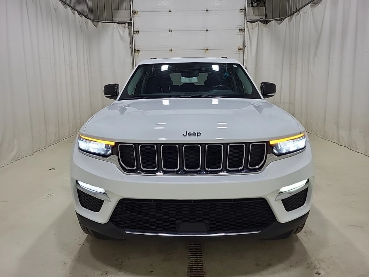 Jeep Grand cherokee 2022 LIMITED * АВТО КРЕДИТ*  - изображение 2