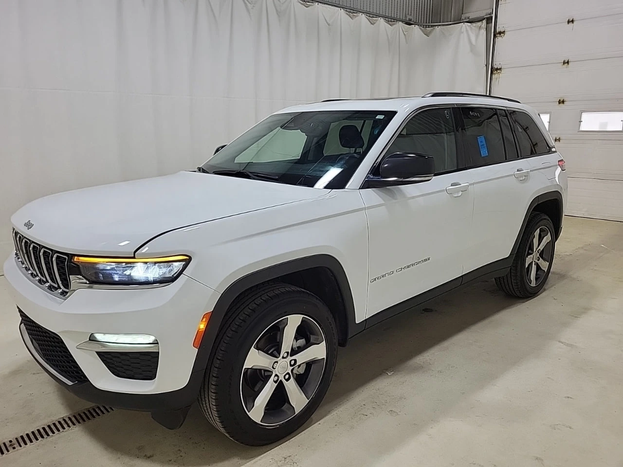 Jeep Grand cherokee 2022 LIMITED * АВТО КРЕДИТ*  - изображение 3