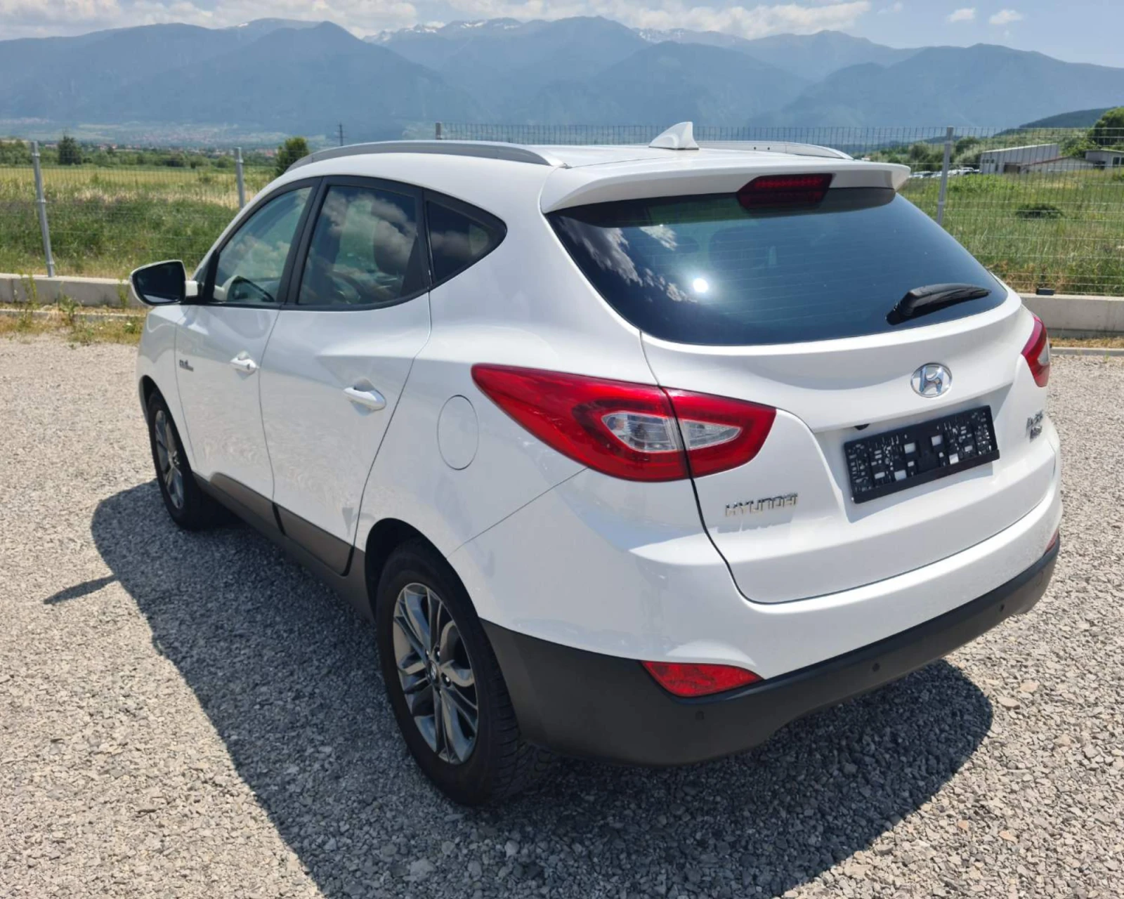 Hyundai IX35 1.7crdi-face lift-6 скорости-Евро 5 - изображение 7