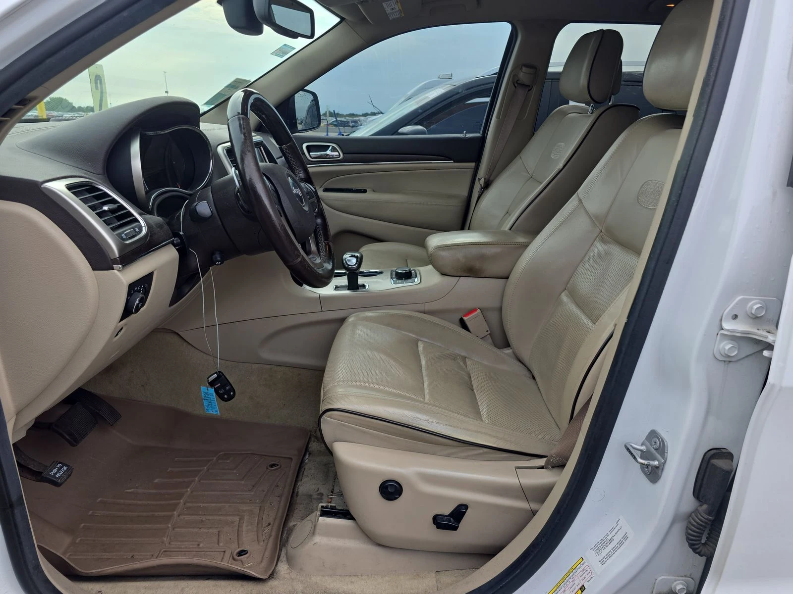 Jeep Grand cherokee Overland* 8ZF* 4x4* Keyless* Подгрев* Обдух* Пано* - изображение 5
