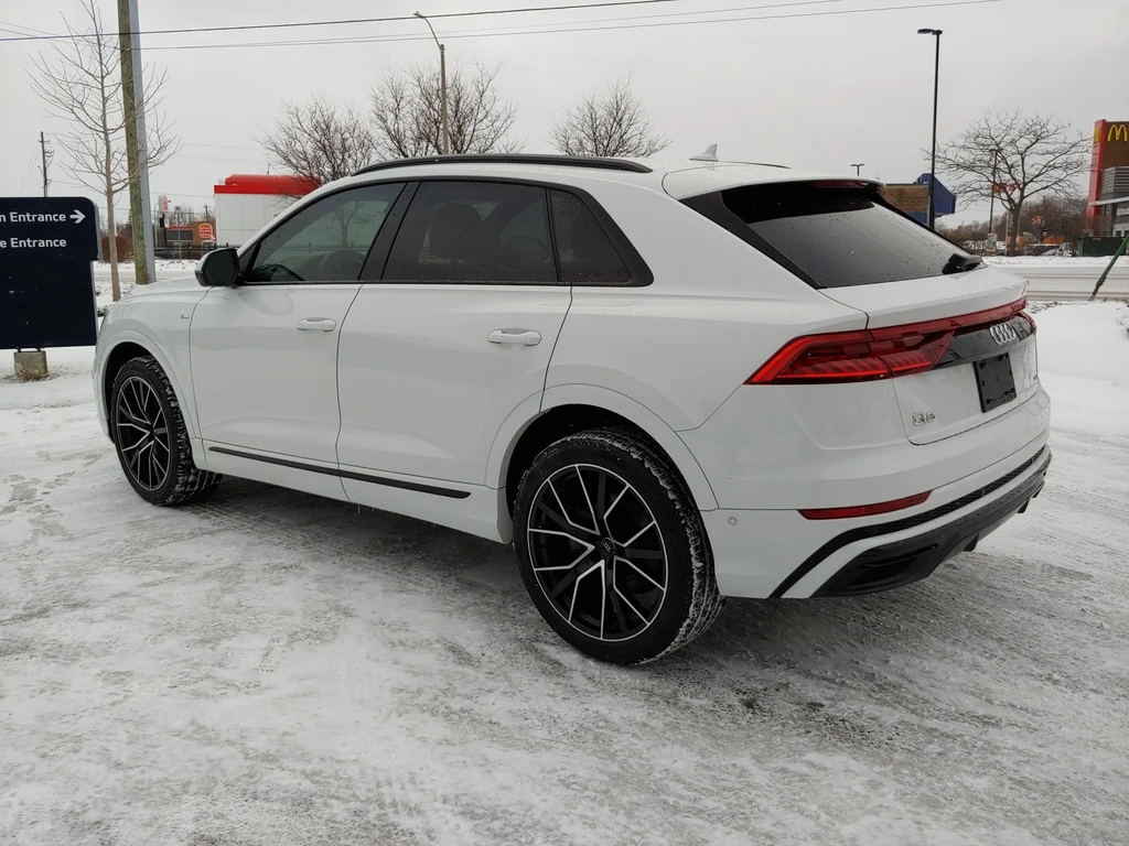 Audi Q8 Bang & Olufsen* Virtual Cockpit Plus* Head-Up* , снимка 2 - Автомобили и джипове - 54007963