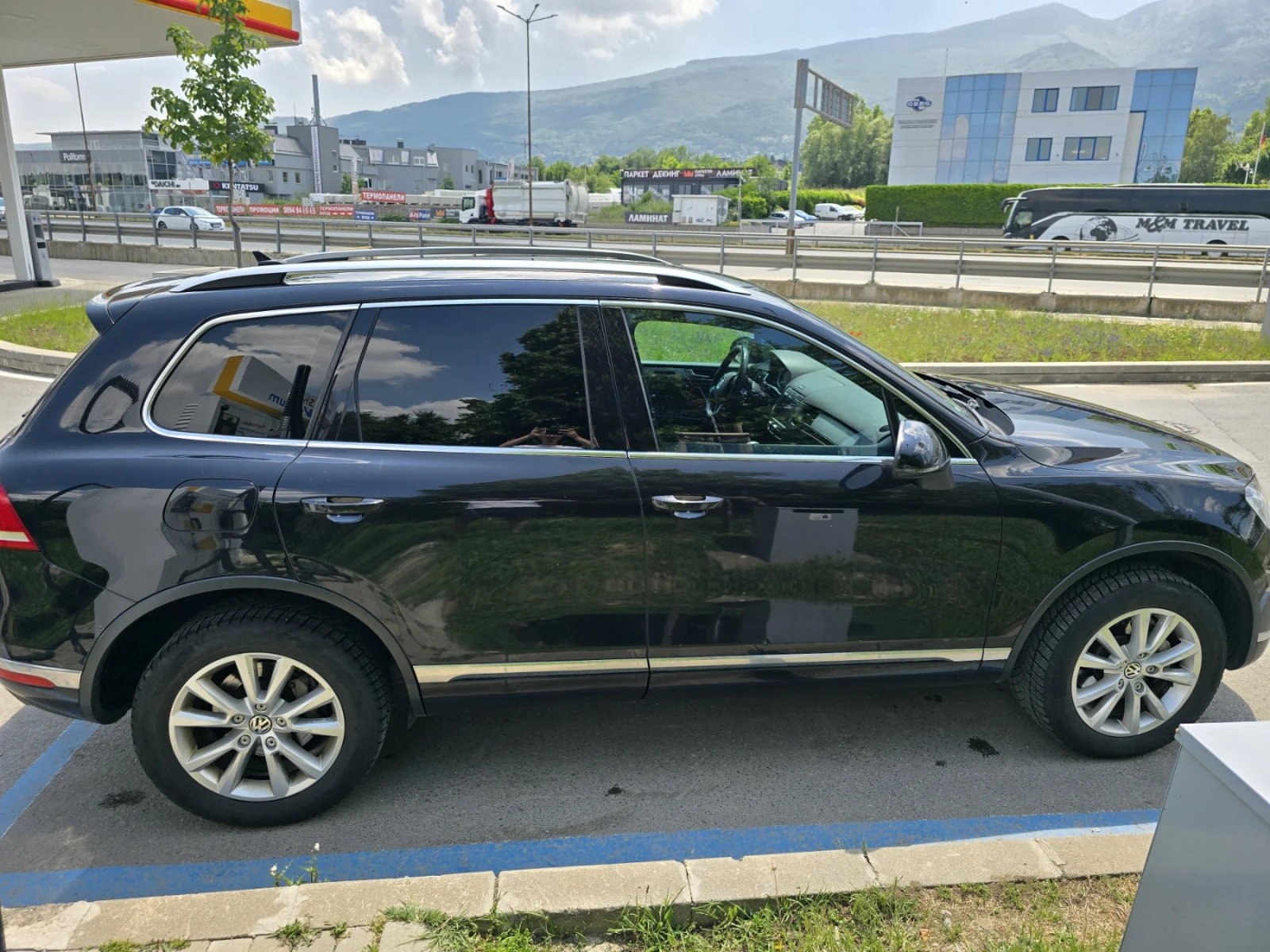 VW Touareg 3.0 TDI, снимка 5 - Автомобили и джипове - 54806457