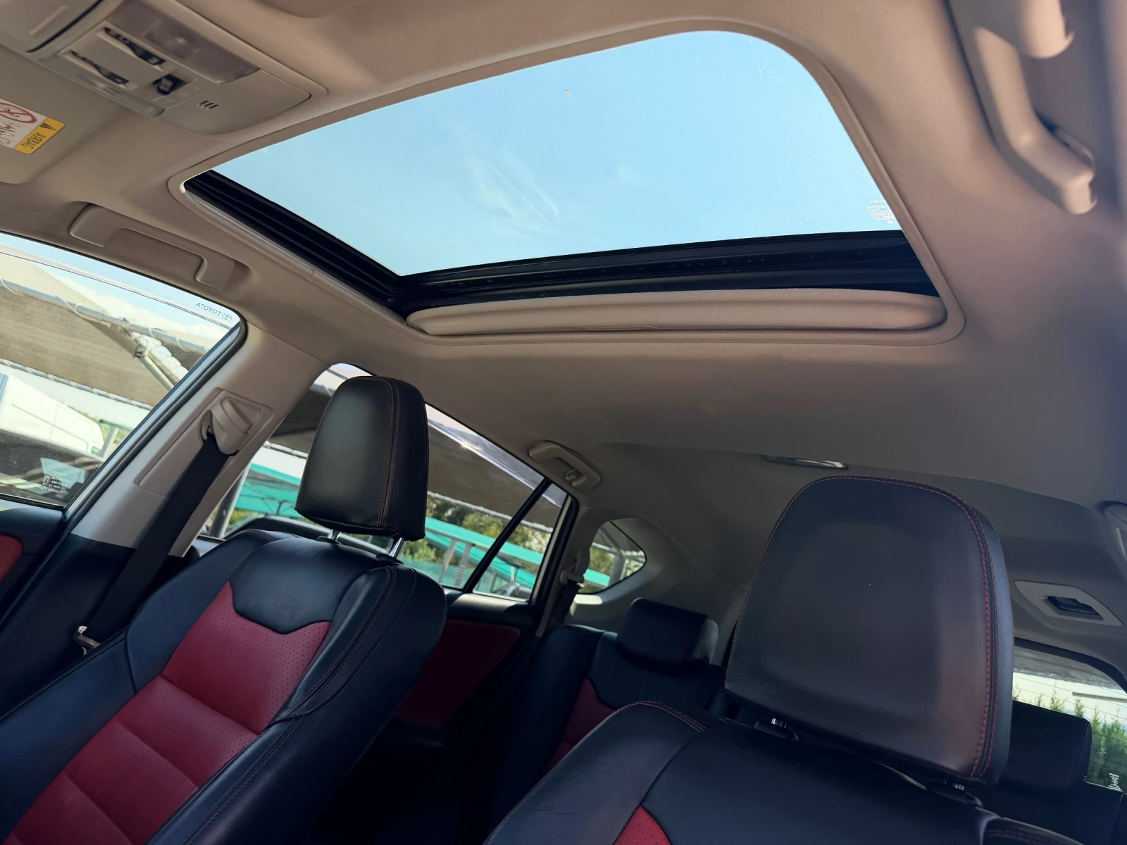 Toyota Rav4 AWD 2.5 Hybrid Exclusive PANO 360 Distronic Memory, снимка 10 - Автомобили и джипове - 55976888
