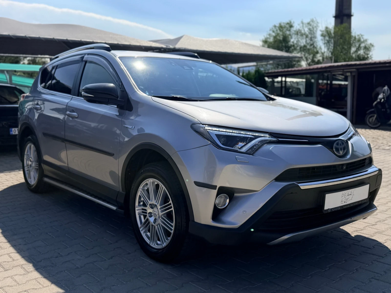 Toyota Rav4 AWD 2.5 Hybrid Exclusive PANO 360 Distronic Memory, снимка 3 - Автомобили и джипове - 55976888