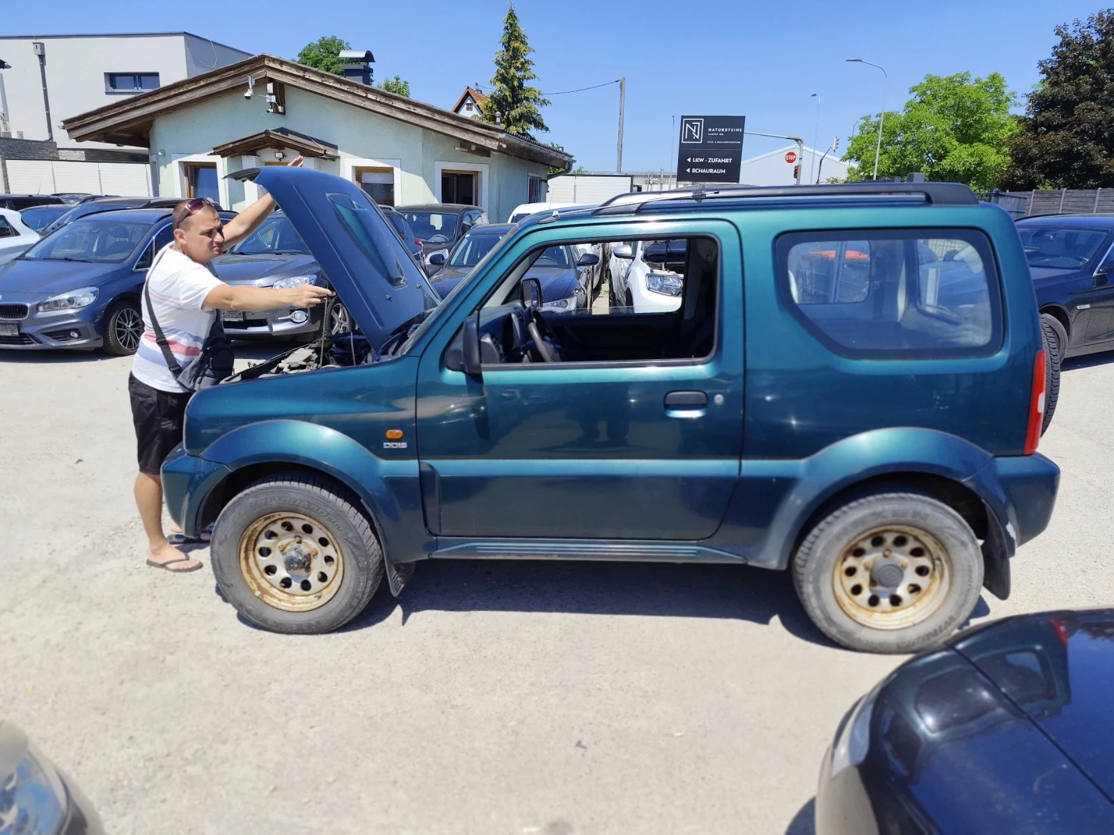 Suzuki Jimny, снимка 4 - Автомобили и джипове - 56226934