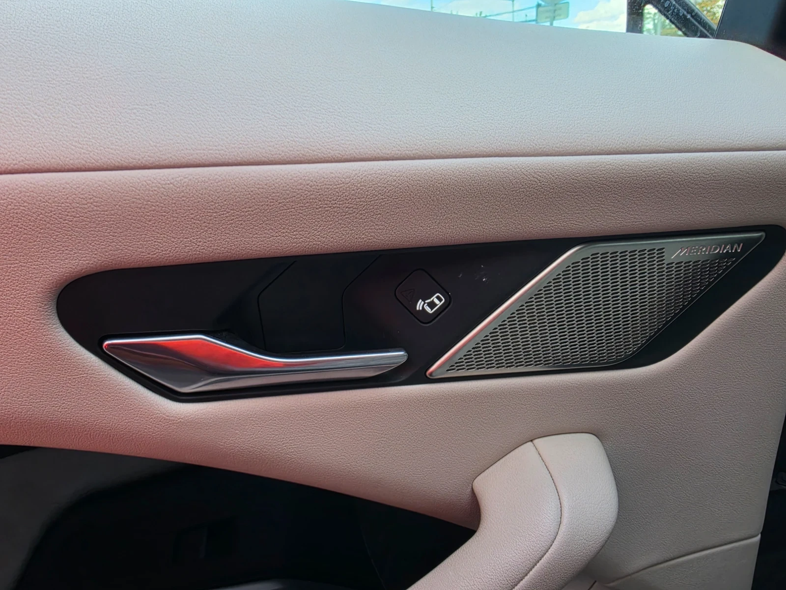 Jaguar I-Pace Гаранция, снимка 10 - Автомобили и джипове - 56333755