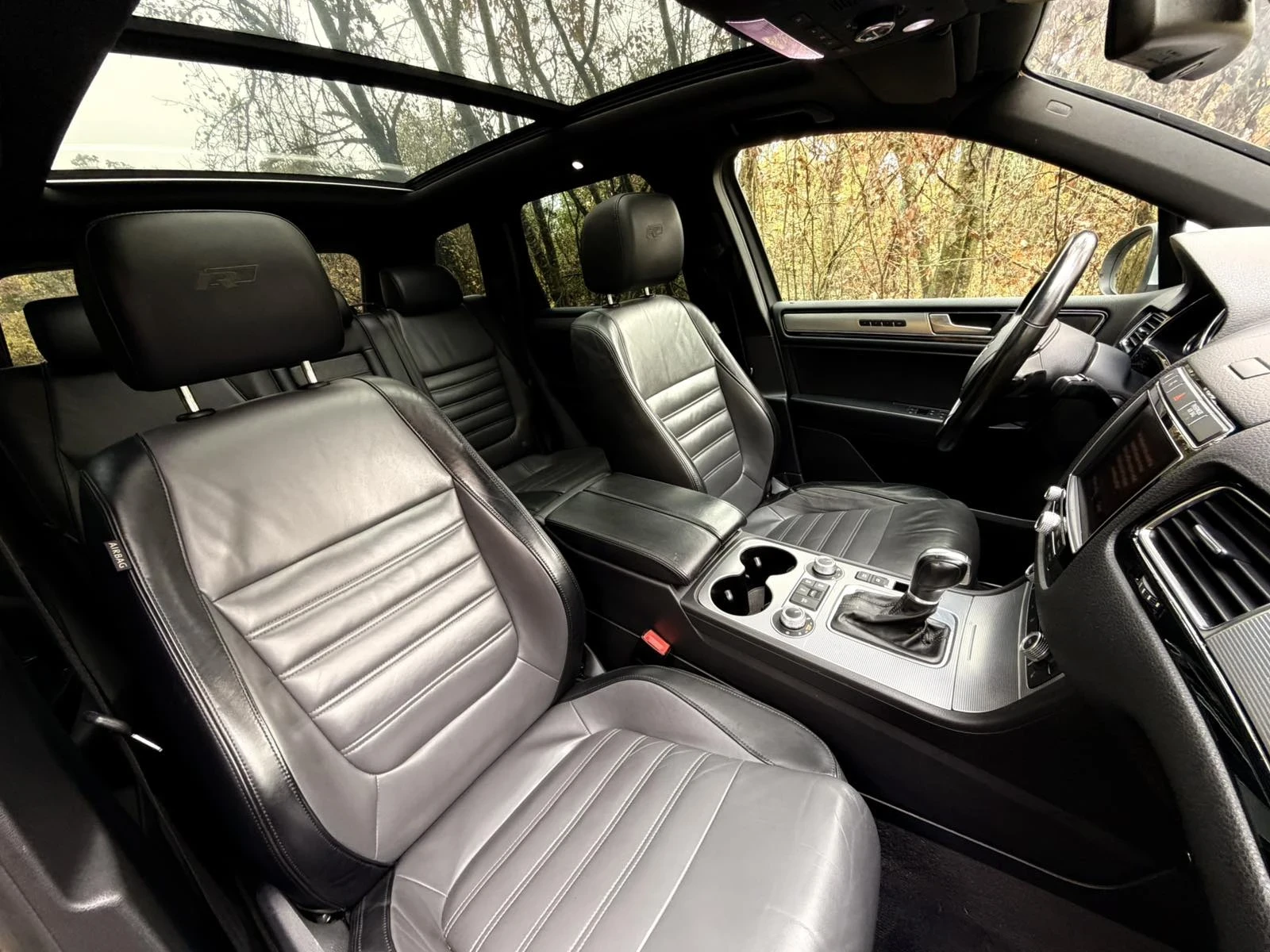 VW Touareg R-line, снимка 12 - Автомобили и джипове - 56747493
