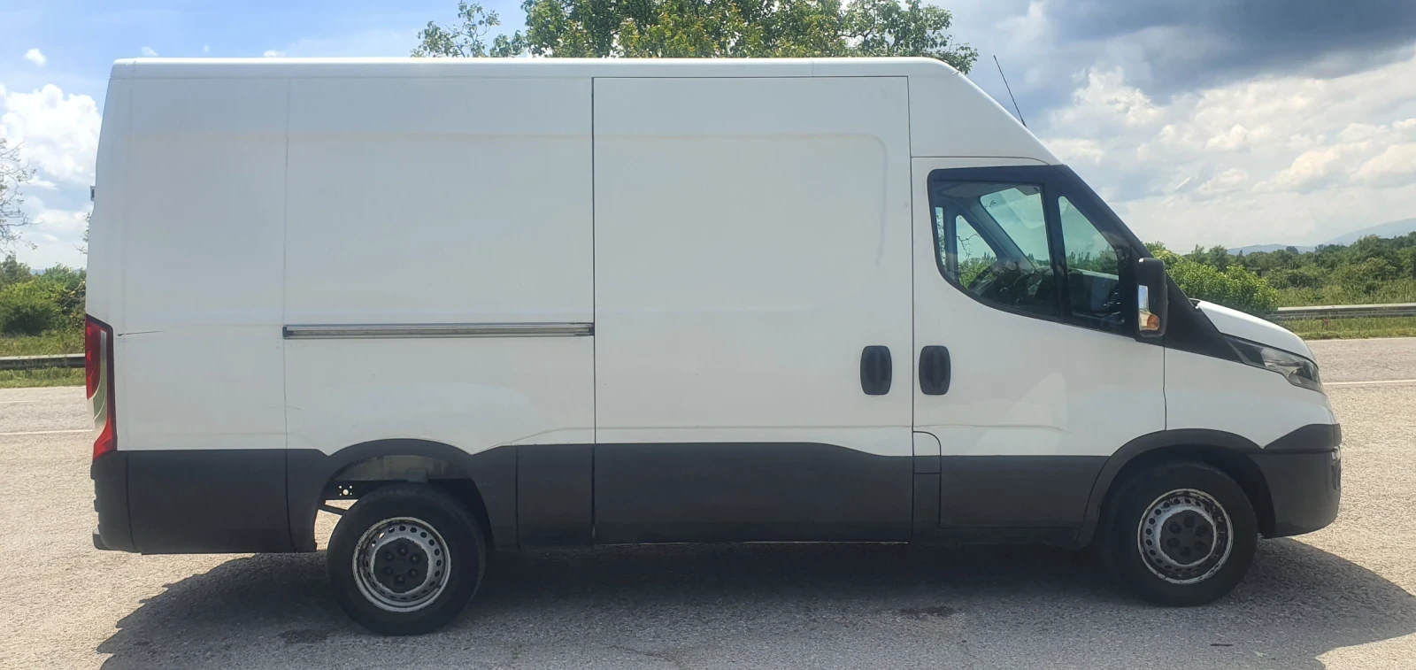 Iveco Daily * 2.3* Климатик* Хладилник*  - изображение 4