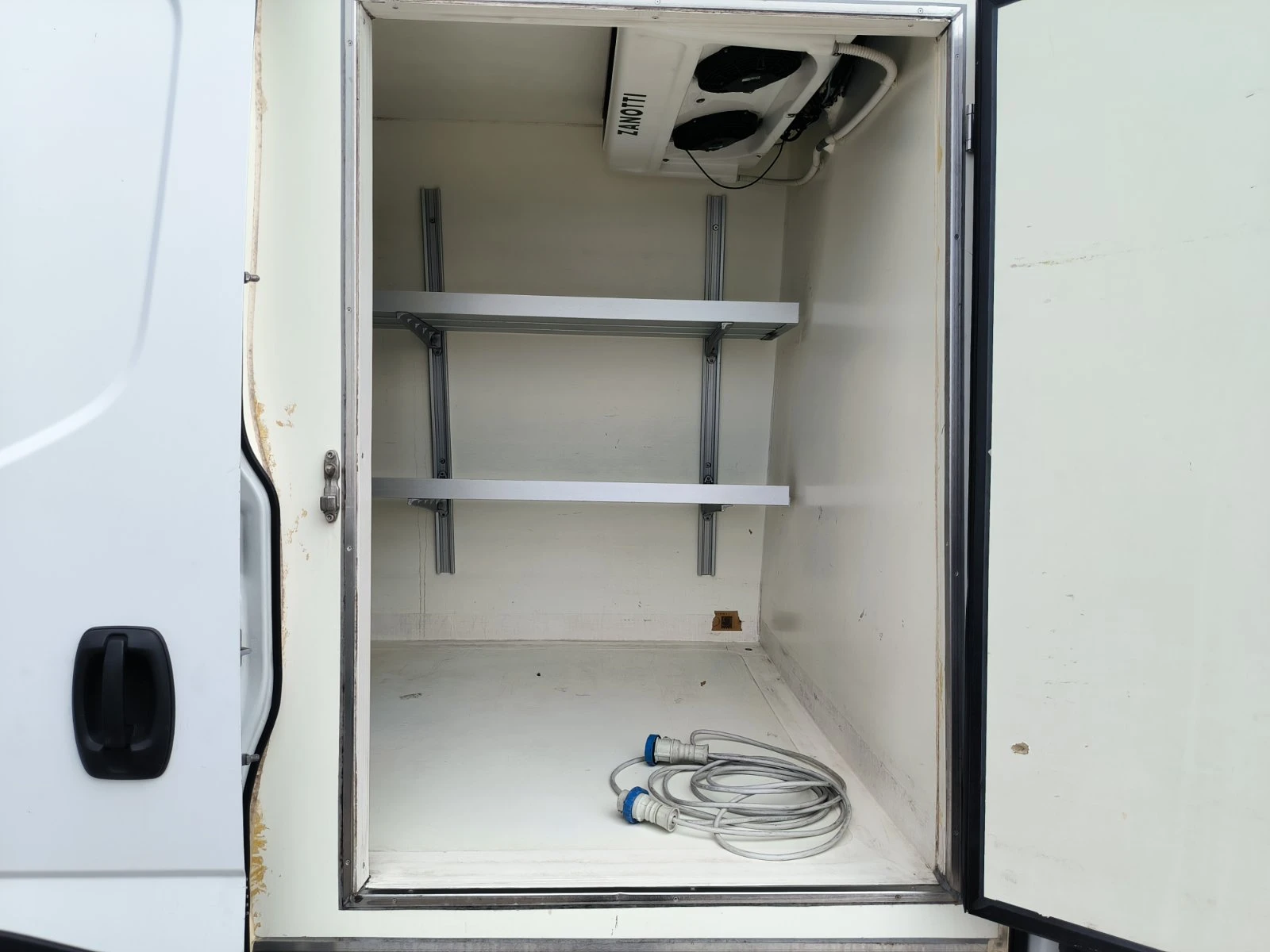 Iveco Daily 35S14-Хладилен-Euro-6B, снимка 15 - Бусове и автобуси - 54773758