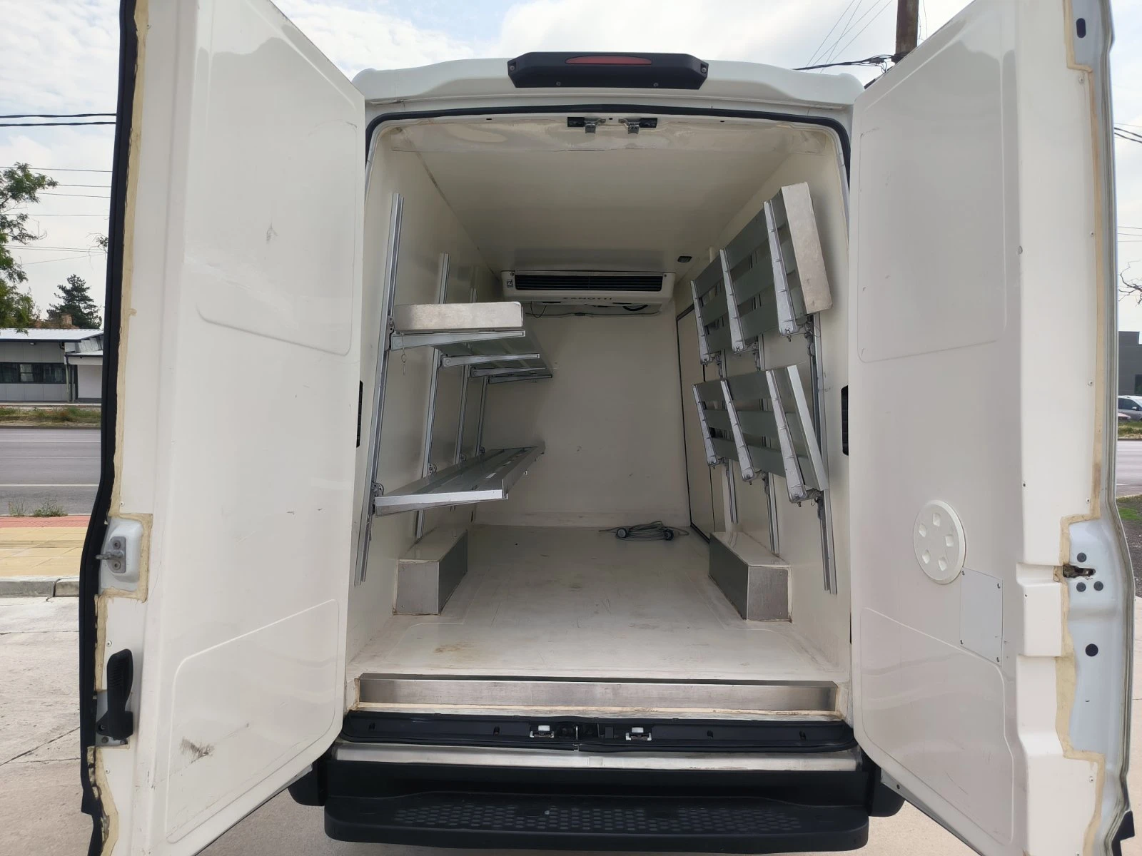 Iveco Daily 35S14-Хладилен-Euro-6B, снимка 14 - Бусове и автобуси - 54773758