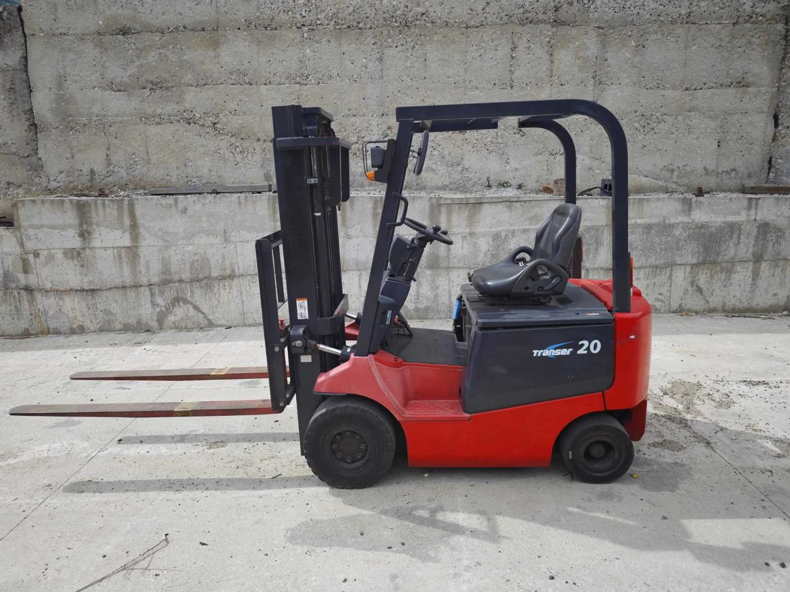 Електрокар Mitsubishi 2 TON НОВ ВНОС