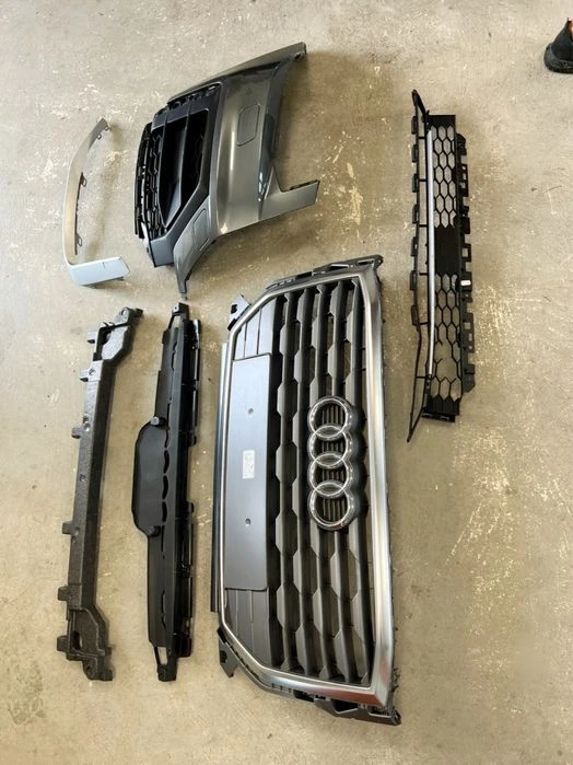 Решетка и части от броня Sline Audi Q2 distronik дистроник 81A853651