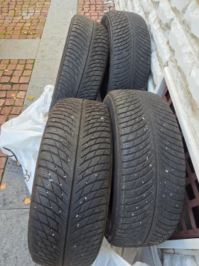 Гуми Зимни 235/50R19, снимка 3 - Гуми и джанти - 52559465