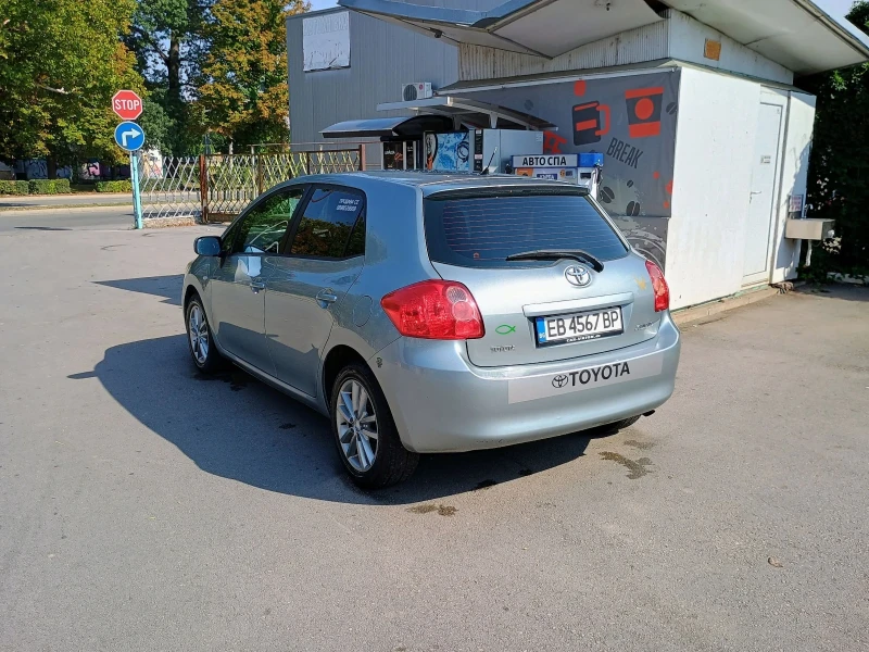 Toyota Auris 1.33, снимка 3 - Автомобили и джипове - 47336663